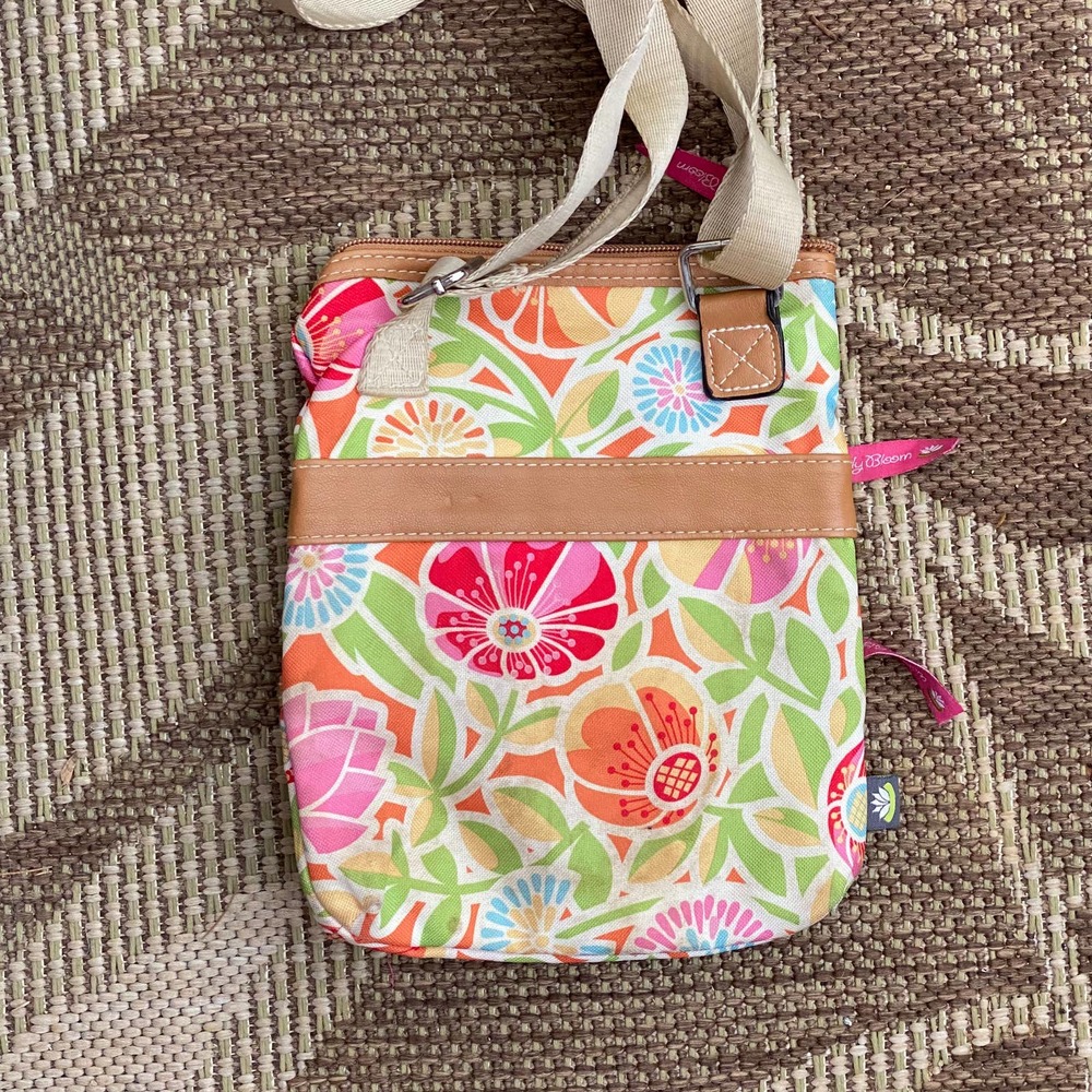 Lily Bloom Floral Print Adjustable Strap Zipper Crossbody Shoulder‎ Bag - Picture 2 of 7